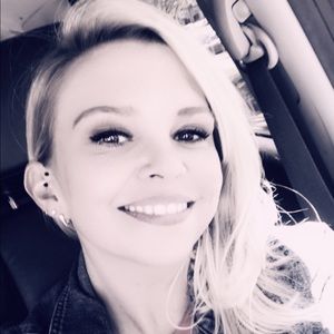 Meet your Posher, Cari